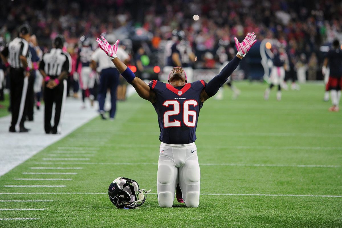 2015-NFL-Pink-October-Rahim-Moore-WIRE000071315.jpg